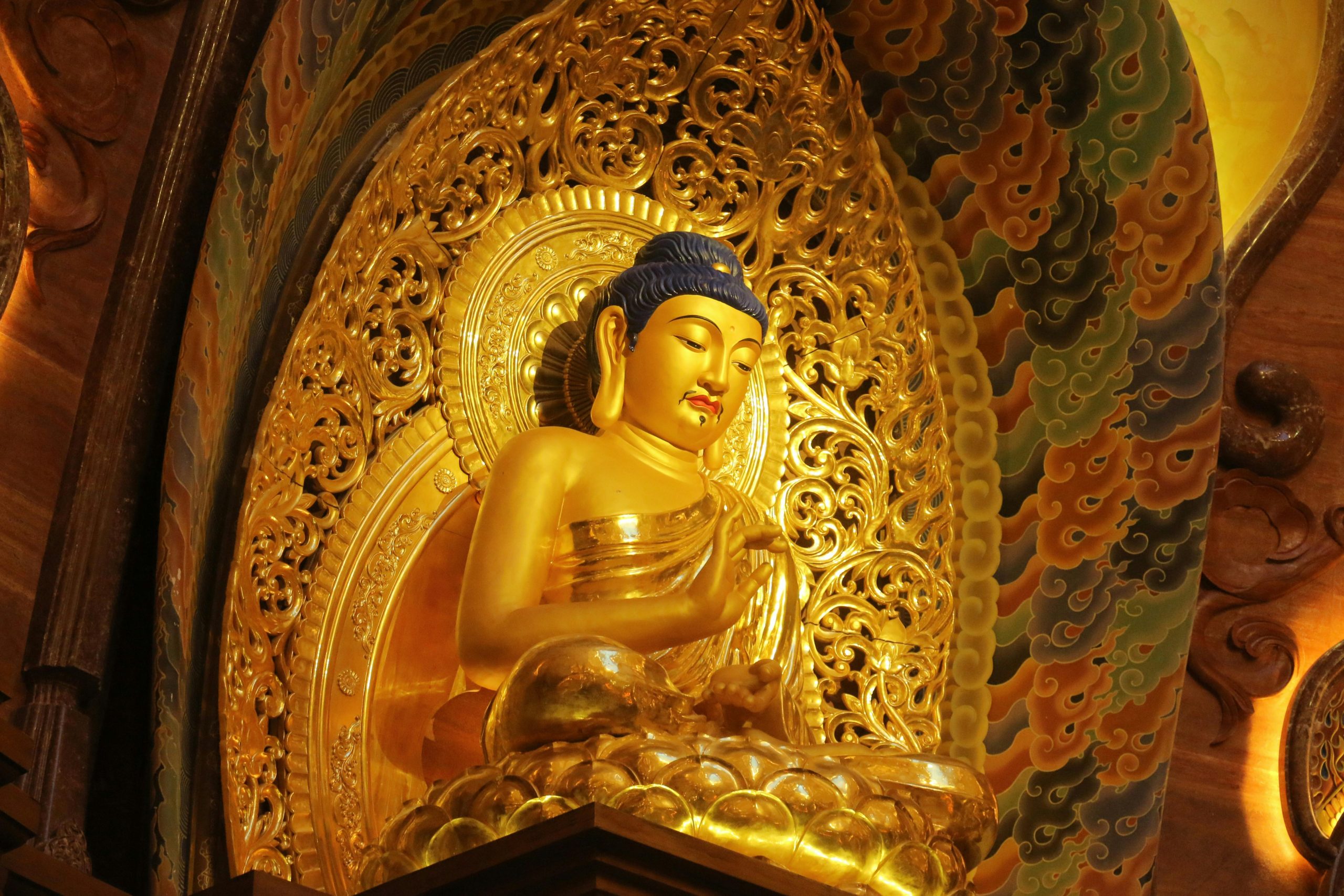 Was sagen Buddhismus und Christentum zum Leid?